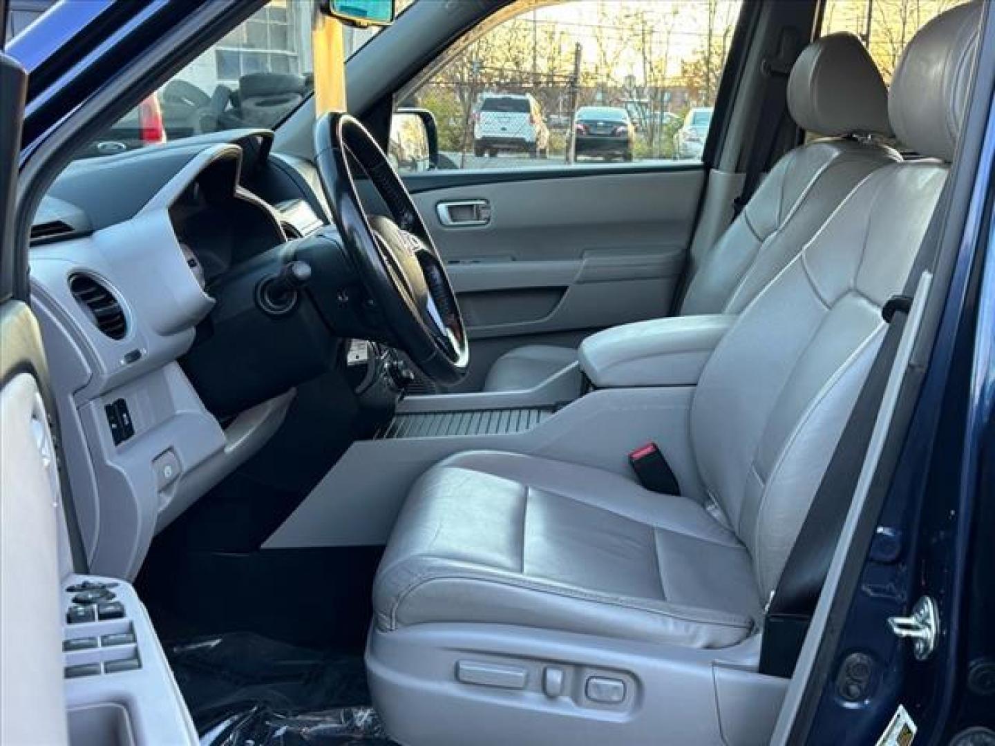 2013 Blue Honda Pilot Touring (5FNYF4H99DB) with an 3.5L 6 Cylinder Sequential-Port F.I. engine, AWD transmission, located at 50 Eastern Blvd., Essex, MD, 21221, (410) 686-3444, 39.304367, -76.484947 - Photo#13