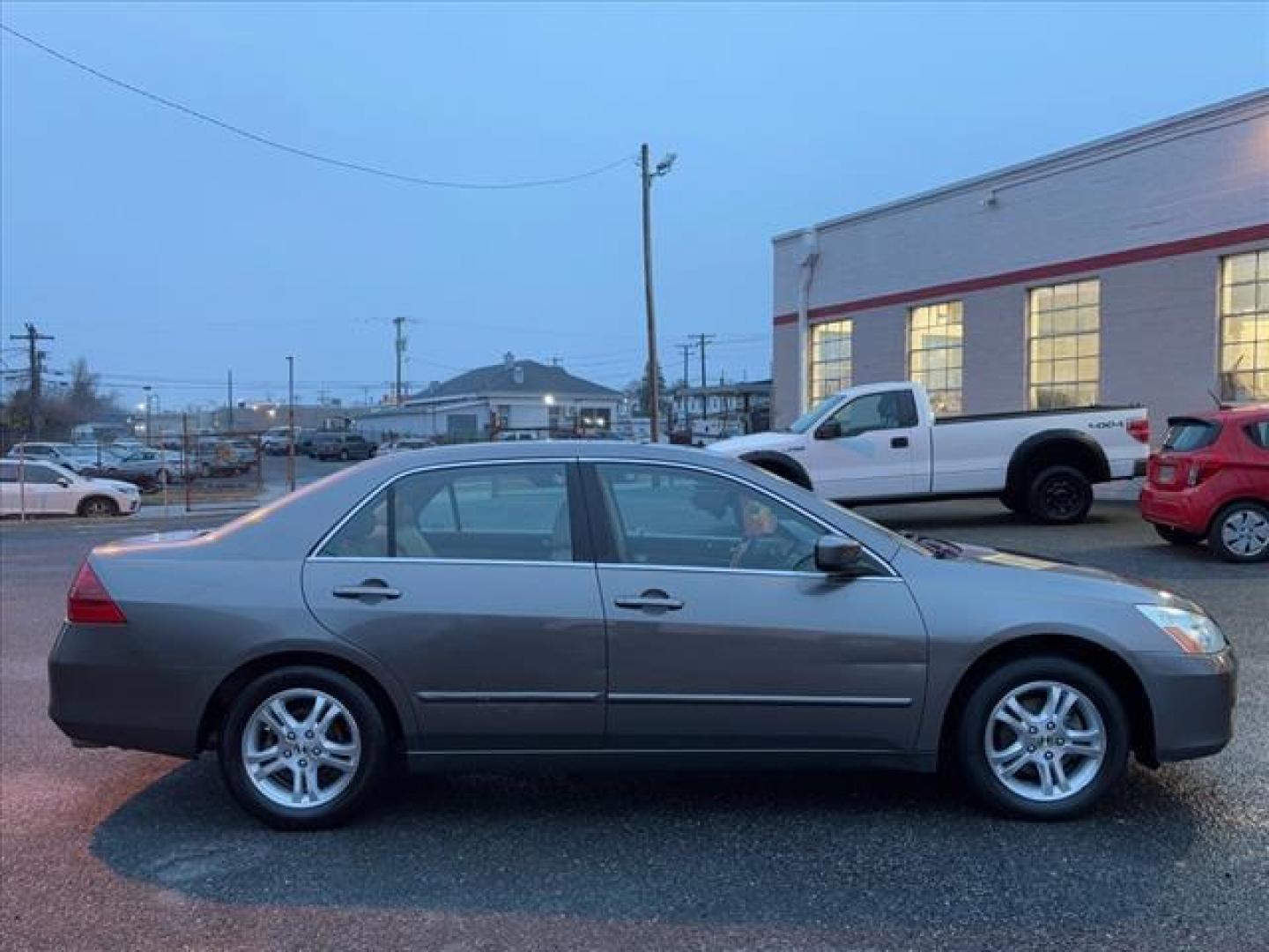 2006 Gray Honda Accord EX w/Leather (1HGCM568X6A) with an 2.4L 4 Cylinder Fuel Injected engine, Automatic transmission, located at 50 Eastern Blvd., Essex, MD, 21221, (410) 686-3444, 39.304367, -76.484947 - Photo#5