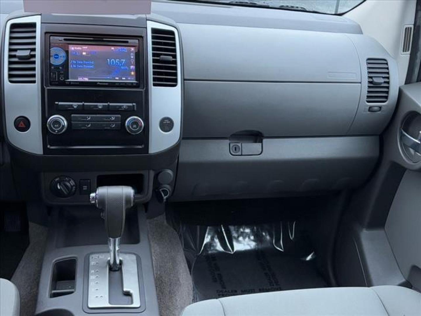 2010 White Nissan Xterra S (5N1AN0NW1AC) with an 4.0L 4.0L V6 261hp 281ft. lbs. Fuel Injected engine, 5-Speed Automatic transmission, located at 50 Eastern Blvd., Essex, MD, 21221, (410) 686-3444, 39.304367, -76.484947 - Photo#13