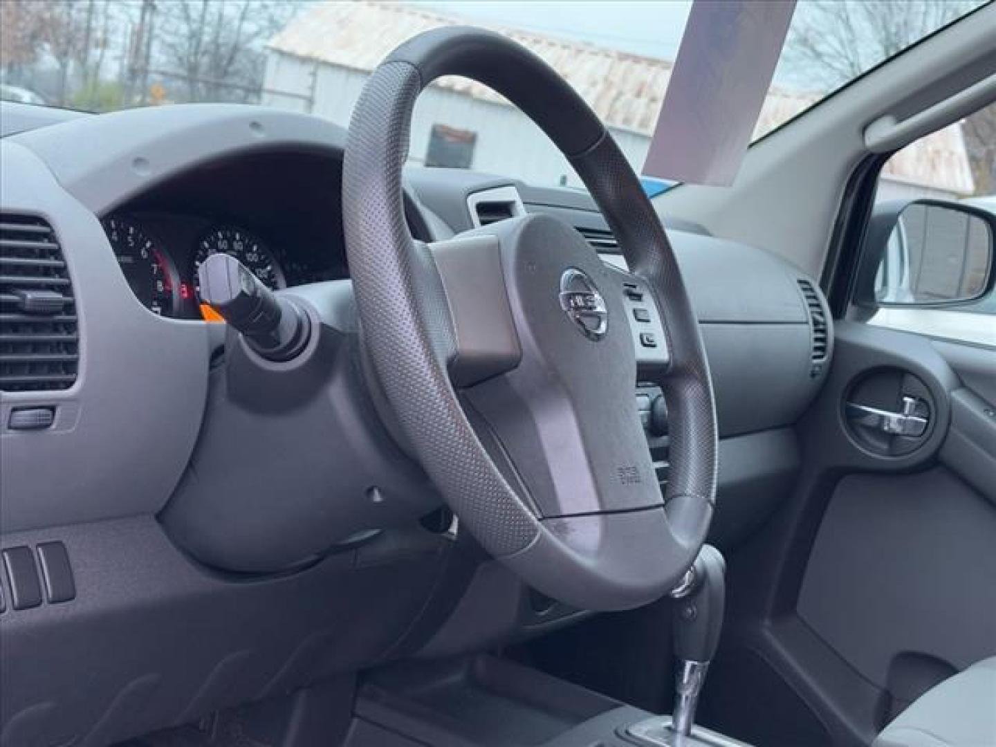 2010 White Nissan Xterra S (5N1AN0NW1AC) with an 4.0L 4.0L V6 261hp 281ft. lbs. Fuel Injected engine, 5-Speed Automatic transmission, located at 50 Eastern Blvd., Essex, MD, 21221, (410) 686-3444, 39.304367, -76.484947 - Photo#8