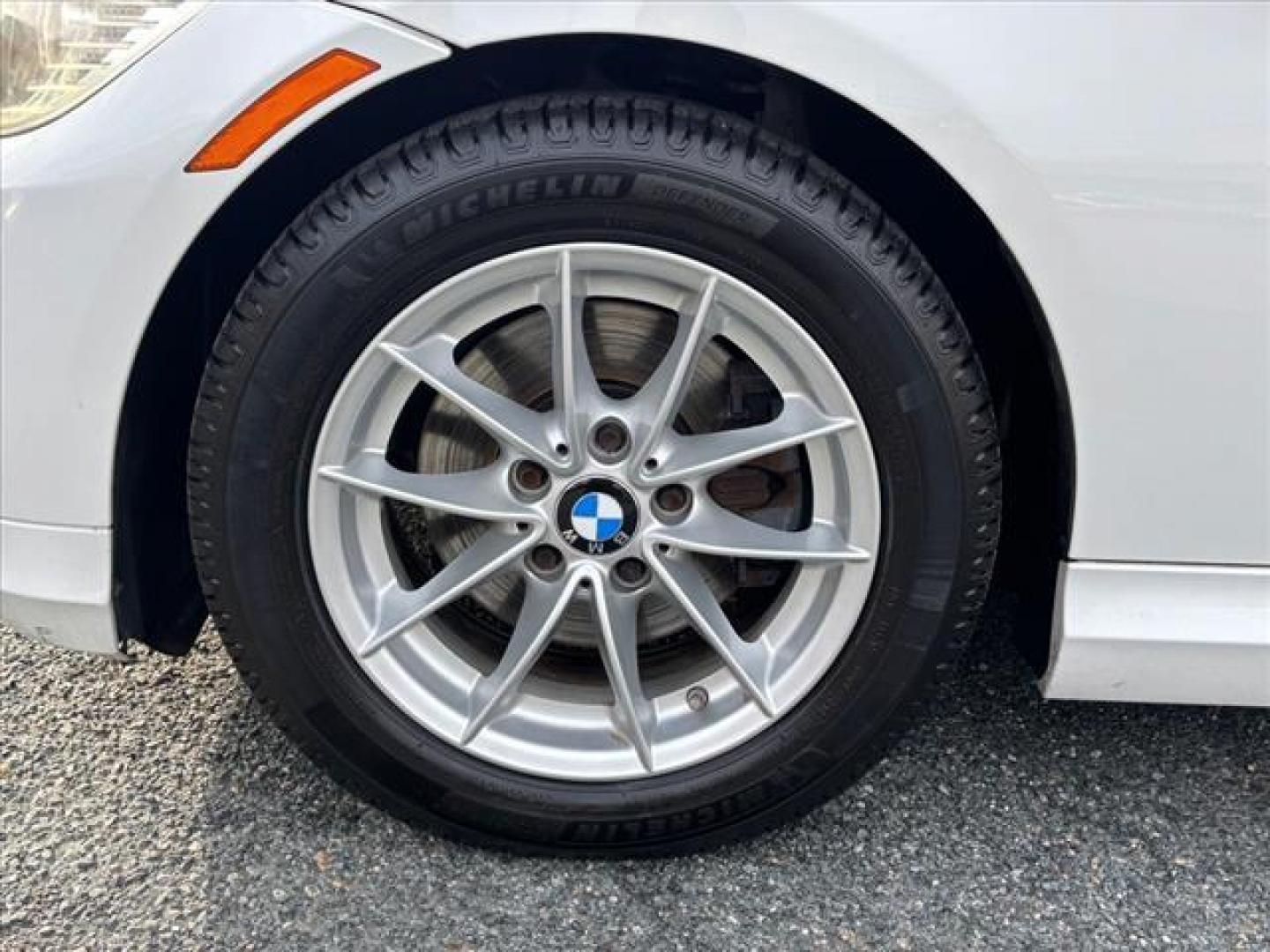 2010 White BMW 3 Series 328i (WBAPH7G58AN) with an 3.0L 6 Cylinder Fuel Injected engine, Automatic transmission, located at 50 Eastern Blvd., Essex, MD, 21221, (410) 686-3444, 39.304367, -76.484947 - Photo#6