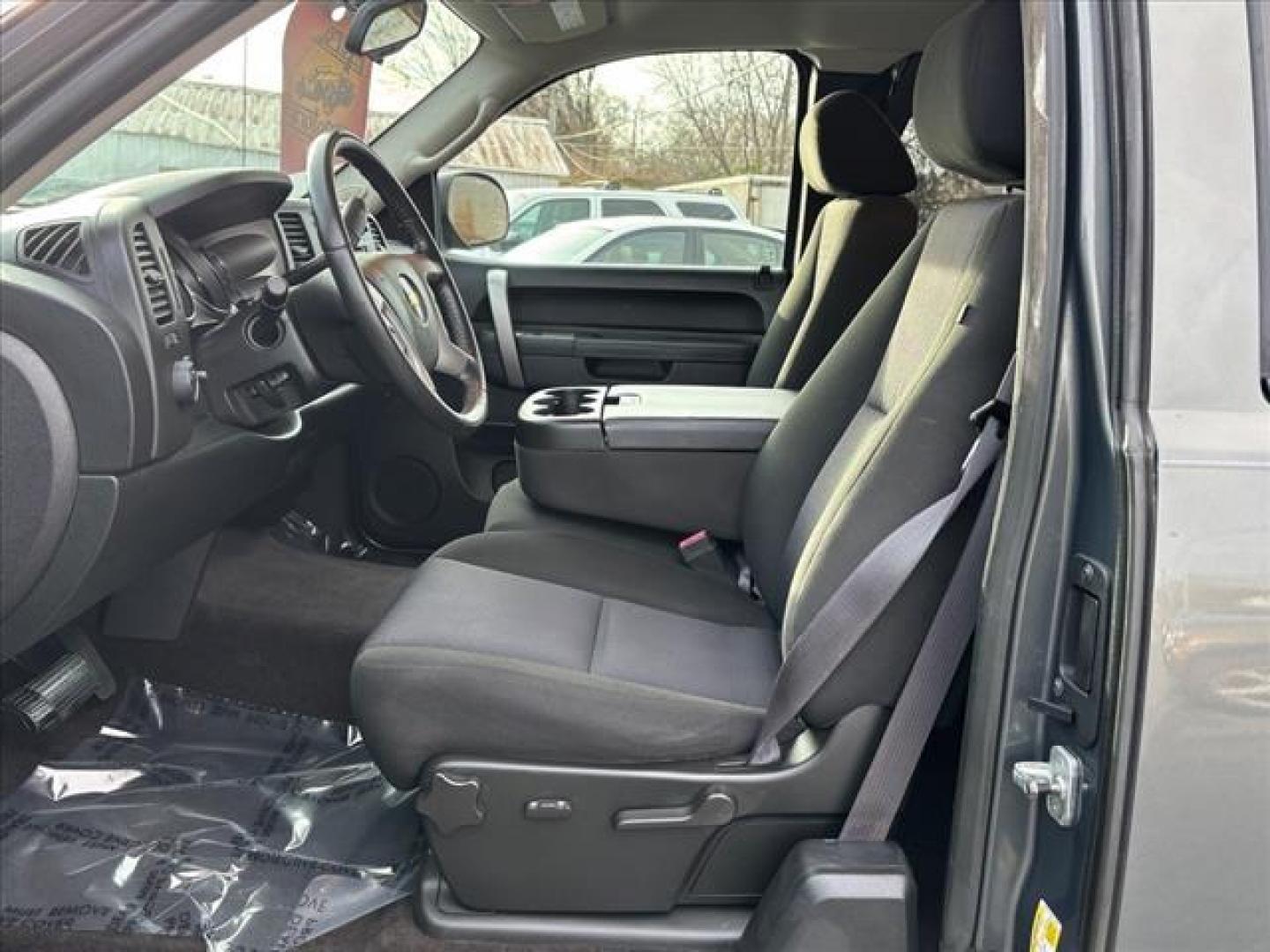 2011 Gray Chevrolet Silverado 1500 LT (1GCRKSE33BZ) with an 5.3L 8 Cylinder Sequential-Port F.I. engine, Automatic transmission, located at 50 Eastern Blvd., Essex, MD, 21221, (410) 686-3444, 39.304367, -76.484947 - Photo#11