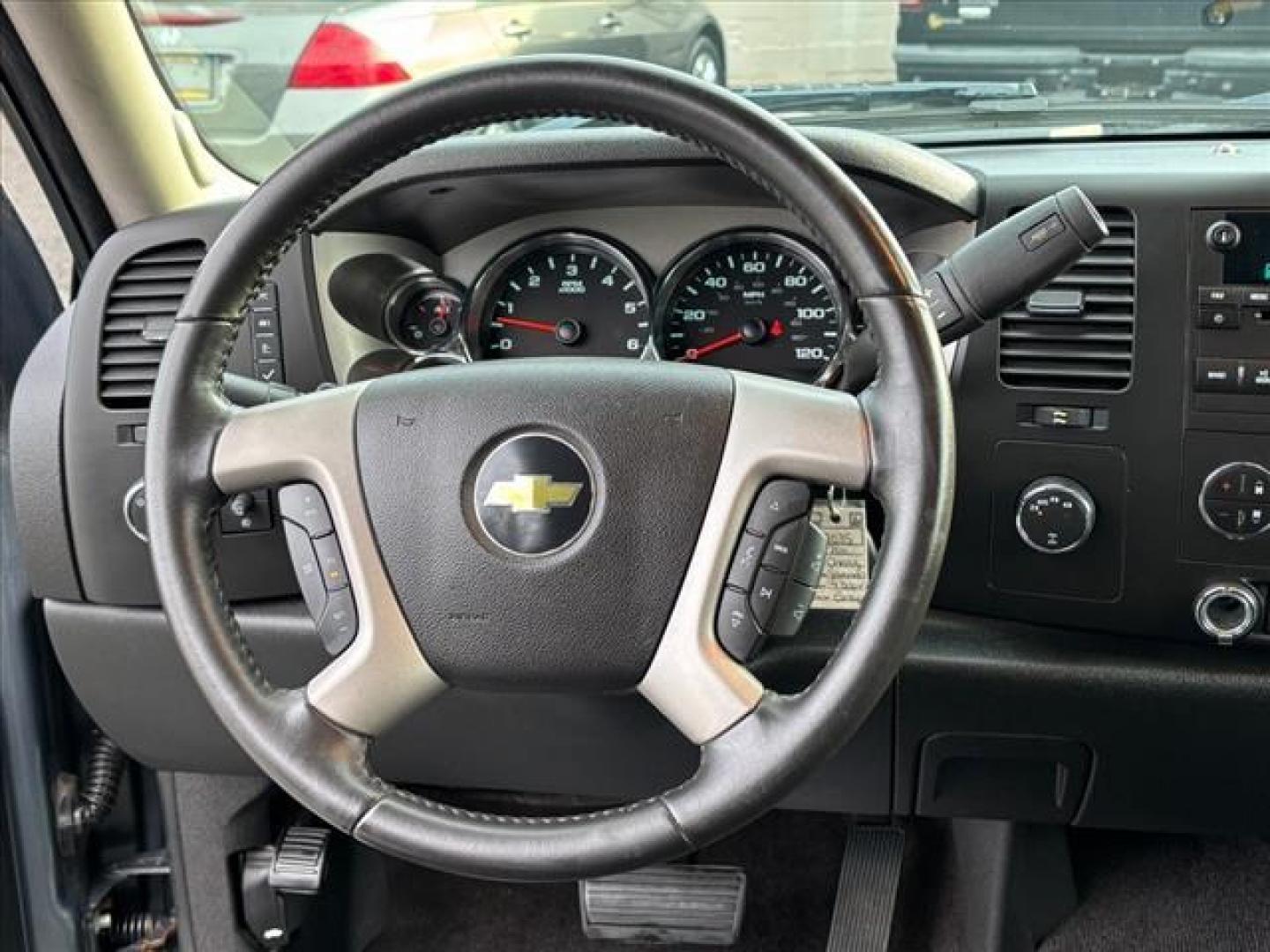 2011 Gray Chevrolet Silverado 1500 LT (1GCRKSE33BZ) with an 5.3L 8 Cylinder Sequential-Port F.I. engine, Automatic transmission, located at 50 Eastern Blvd., Essex, MD, 21221, (410) 686-3444, 39.304367, -76.484947 - Photo#13