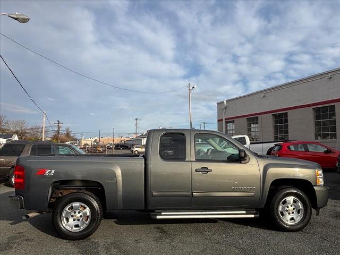 2011 Gray Chevrolet Silverado 1500 LT (1GCRKSE33BZ) with an 5.3L 8 Cylinder Sequential-Port F.I. engine, Automatic transmission, located at 50 Eastern Blvd., Essex, MD, 21221, (410) 686-3444, 39.304367, -76.484947 - Photo#6