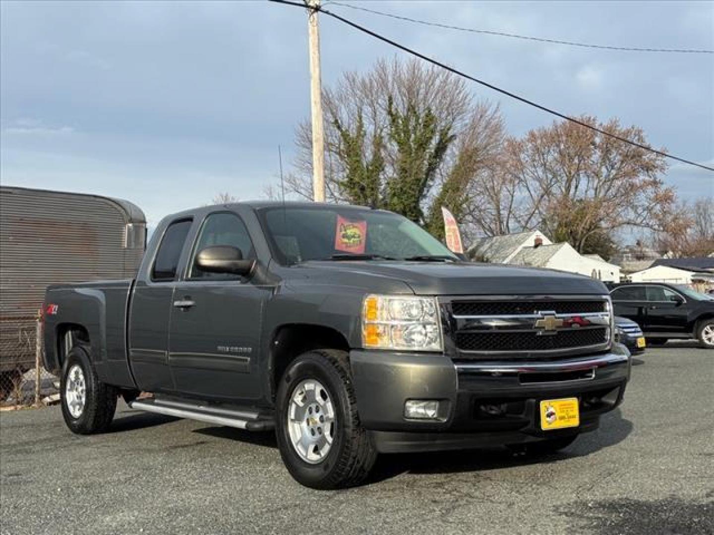 2011 Gray Chevrolet Silverado 1500 LT (1GCRKSE33BZ) with an 5.3L 8 Cylinder Sequential-Port F.I. engine, Automatic transmission, located at 50 Eastern Blvd., Essex, MD, 21221, (410) 686-3444, 39.304367, -76.484947 - Photo#7