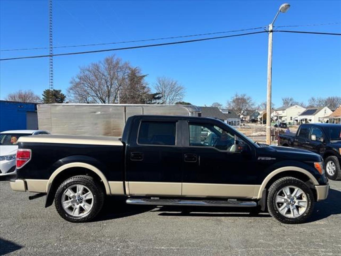 2009 Black Ford F-150 Lariat (1FTPW12V19F) with an 5.4L Triton 5.4L Flex Fuel V8 320hp 390ft. lbs. Sequential-Port F.I. engine, 6-Speed Automatic transmission, located at 50 Eastern Blvd., Essex, MD, 21221, (410) 686-3444, 39.304367, -76.484947 - Photo#5