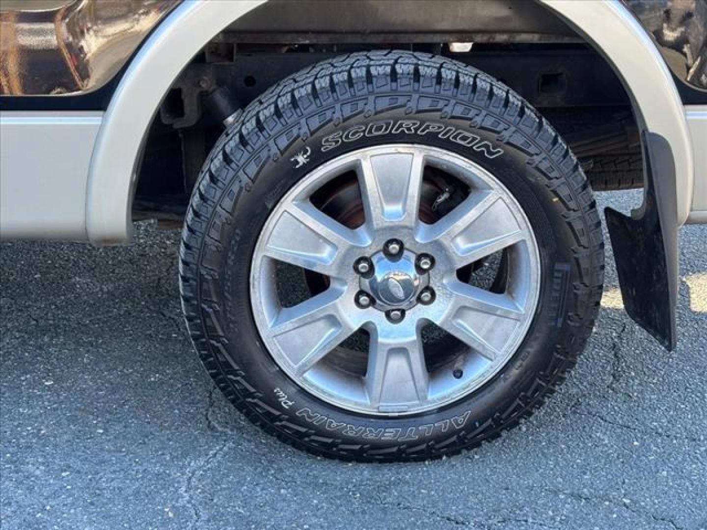 2009 Black Ford F-150 Lariat (1FTPW12V19F) with an 5.4L Triton 5.4L Flex Fuel V8 320hp 390ft. lbs. Sequential-Port F.I. engine, 6-Speed Automatic transmission, located at 50 Eastern Blvd., Essex, MD, 21221, (410) 686-3444, 39.304367, -76.484947 - Photo#7