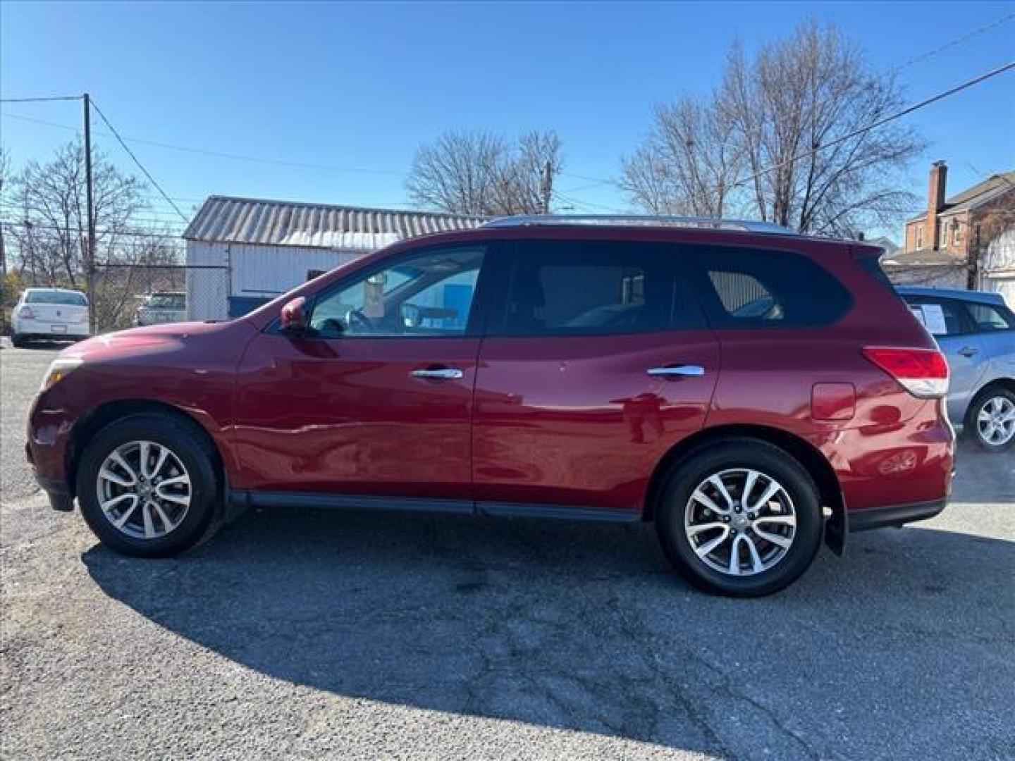 2014 Red Nissan Pathfinder SV (5N1AR2MM5EC) with an 3.5L 3.5L V6 260hp 240ft. lbs. Sequential-Port F.I. engine, CVT transmission, located at 50 Eastern Blvd., Essex, MD, 21221, (410) 686-3444, 39.304367, -76.484947 - Photo#1