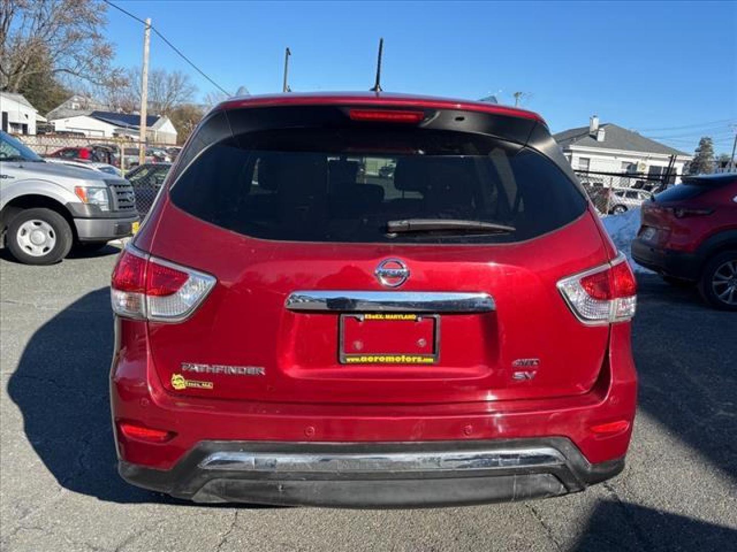 2014 Red Nissan Pathfinder SV (5N1AR2MM5EC) with an 3.5L 3.5L V6 260hp 240ft. lbs. Sequential-Port F.I. engine, CVT transmission, located at 50 Eastern Blvd., Essex, MD, 21221, (410) 686-3444, 39.304367, -76.484947 - Photo#3