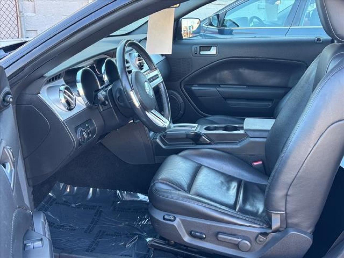 2007 Black Ford Mustang V6 Premium (1ZVFT80NX75) with an 4.0L 4.0L V6 210hp 240ft. lbs. Fuel Injected engine, Automatic transmission, located at 50 Eastern Blvd., Essex, MD, 21221, (410) 686-3444, 39.304367, -76.484947 - Photo#10