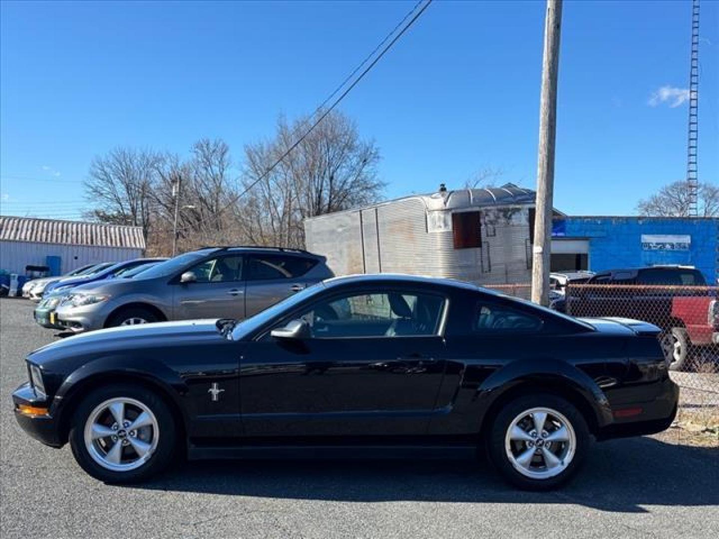 2007 Black Ford Mustang V6 Premium (1ZVFT80NX75) with an 4.0L 4.0L V6 210hp 240ft. lbs. Fuel Injected engine, Automatic transmission, located at 50 Eastern Blvd., Essex, MD, 21221, (410) 686-3444, 39.304367, -76.484947 - Photo#1