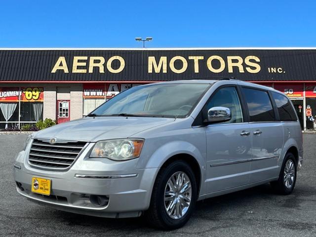 photo of 2008 Chrysler Town  and  Country Limited