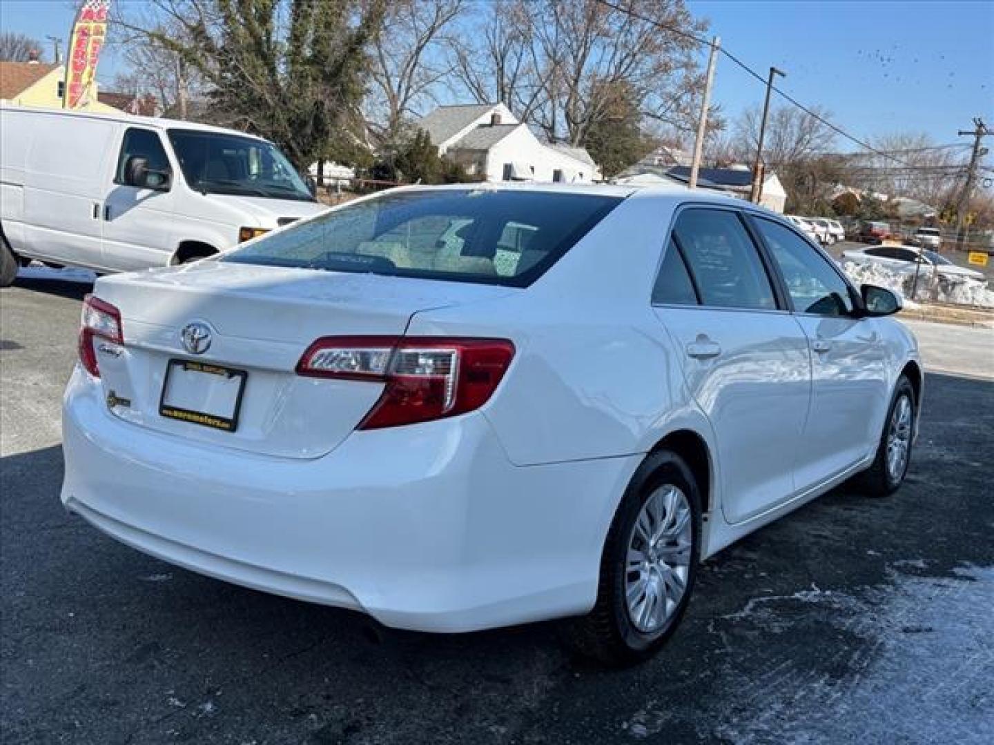 2012 Super White Toyota Camry LE (4T1BF1FK6CU) with an 2.5L 2.5L I4 178hp 170ft. lbs. Sequential-Port F.I. engine, 6-Speed Shiftable Automatic transmission, located at 50 Eastern Blvd., Essex, MD, 21221, (410) 686-3444, 39.304367, -76.484947 - Photo#4