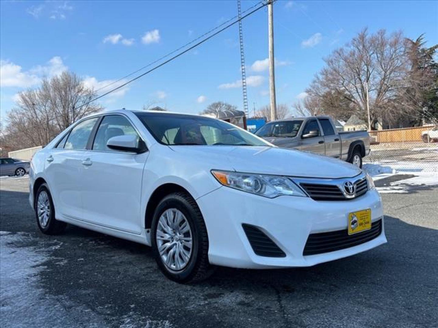 2012 Super White Toyota Camry LE (4T1BF1FK6CU) with an 2.5L 2.5L I4 178hp 170ft. lbs. Sequential-Port F.I. engine, 6-Speed Shiftable Automatic transmission, located at 50 Eastern Blvd., Essex, MD, 21221, (410) 686-3444, 39.304367, -76.484947 - Photo#6