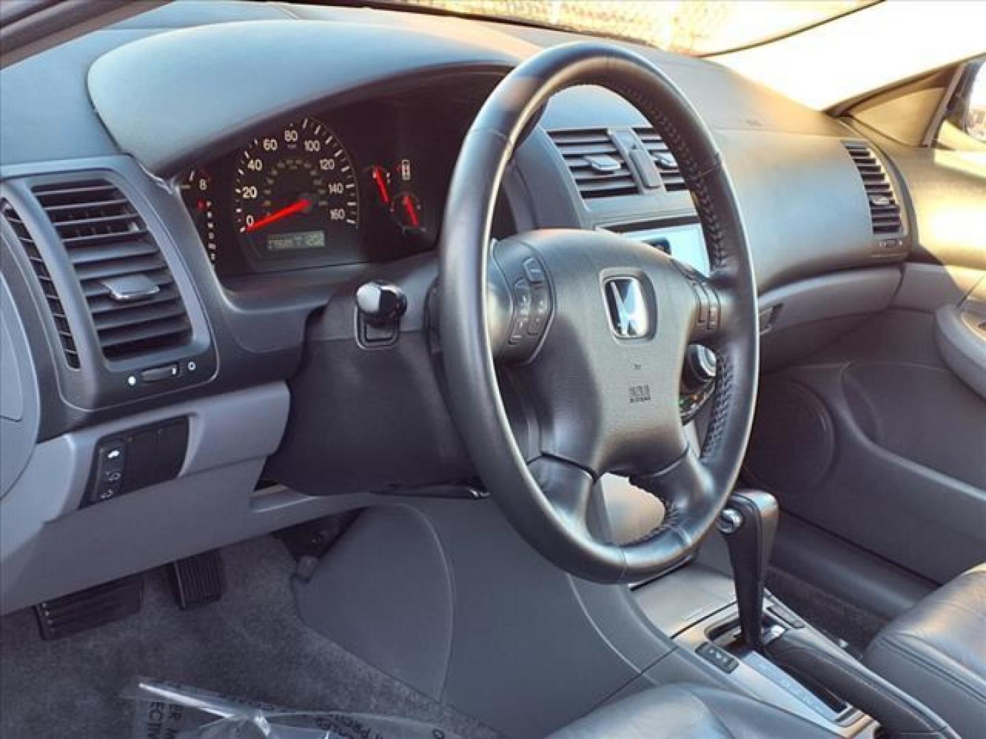 2005 Redondo Red Pearl Honda Accord EX w/Leather (1HGCM56865A) with an 2.4L 4 Cylinder Fuel Injected engine, Automatic transmission, located at 50 Eastern Blvd., Essex, MD, 21221, (410) 686-3444, 39.304367, -76.484947 - Photo#10