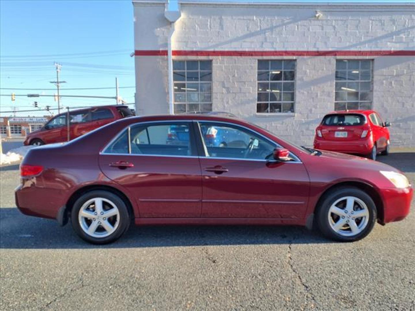 2005 Redondo Red Pearl Honda Accord EX w/Leather (1HGCM56865A) with an 2.4L 4 Cylinder Fuel Injected engine, Automatic transmission, located at 50 Eastern Blvd., Essex, MD, 21221, (410) 686-3444, 39.304367, -76.484947 - Photo#5