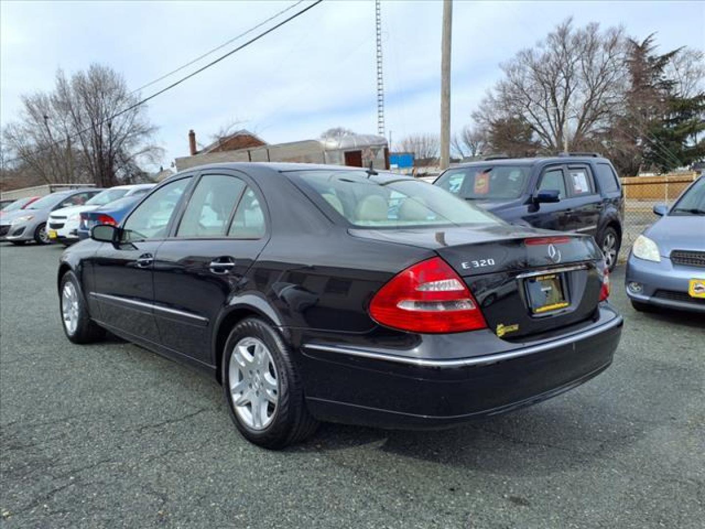 2005 Black 40 Mercedes-Benz E-Class E 320 (WDBUF65J85A) with an 3.2L 6 Cylinder Fuel Injected engine, Automatic transmission, located at 50 Eastern Blvd., Essex, MD, 21221, (410) 686-3444, 39.304367, -76.484947 - Photo#2