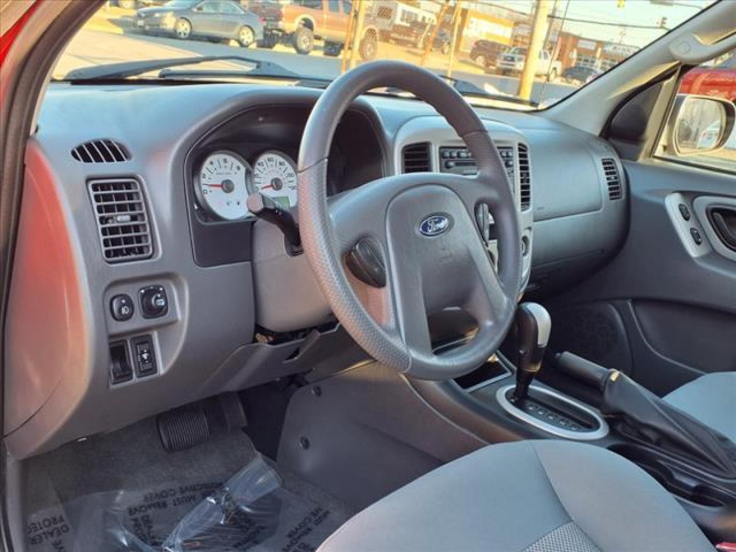 2006 Redfire Clearcoat Metallic Ford Escape XLT Sport (1FMYU03116K) with an 3.0L 3.0L NA V6 double overhead cam (DOHC) 24V Fuel Injected engine, 4-Speed Automatic transmission, located at 50 Eastern Blvd., Essex, MD, 21221, (410) 686-3444, 39.304367, -76.484947 - Photo#11