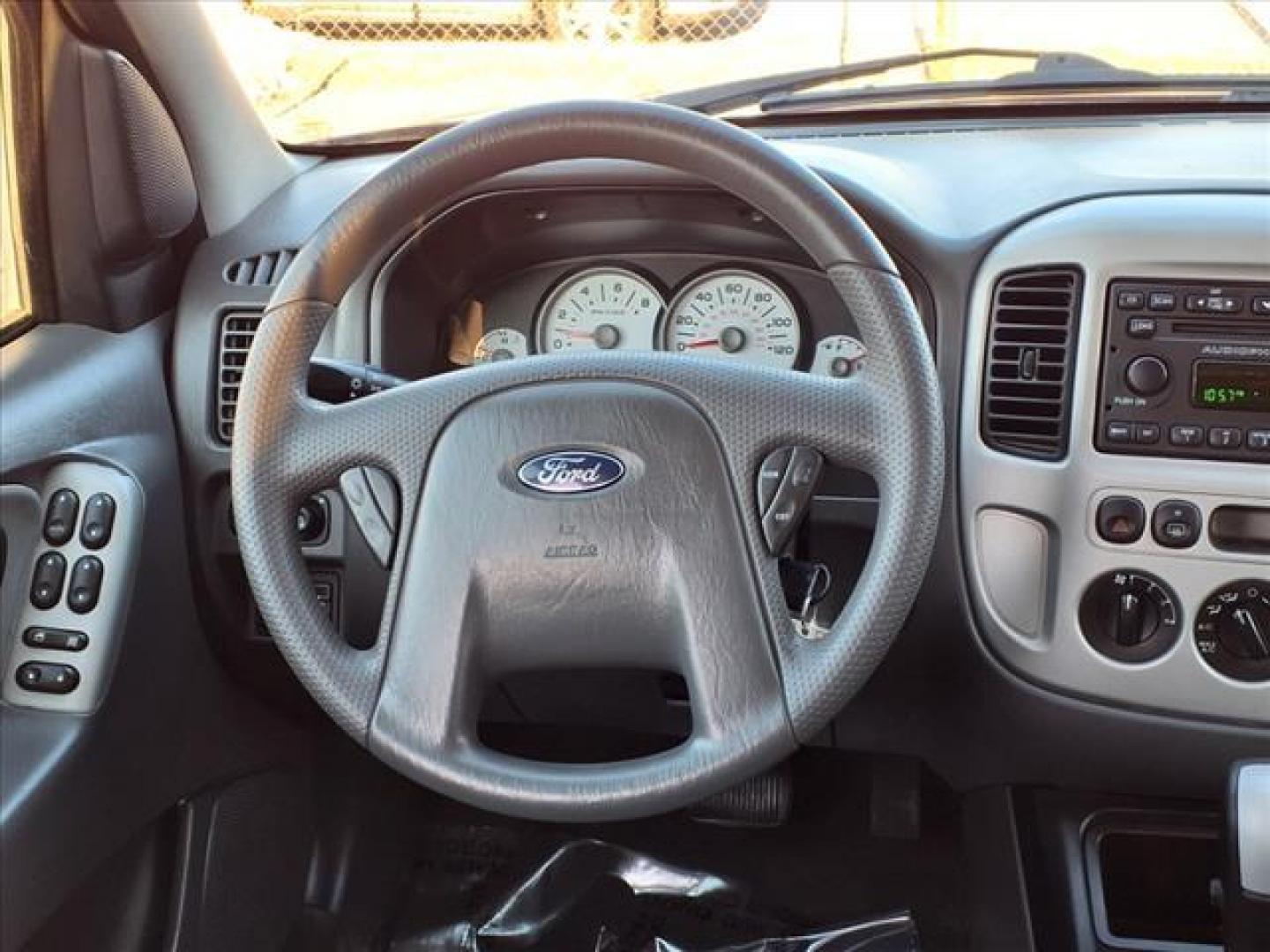 2006 Redfire Clearcoat Metallic Ford Escape XLT Sport (1FMYU03116K) with an 3.0L 3.0L NA V6 double overhead cam (DOHC) 24V Fuel Injected engine, 4-Speed Automatic transmission, located at 50 Eastern Blvd., Essex, MD, 21221, (410) 686-3444, 39.304367, -76.484947 - Photo#14