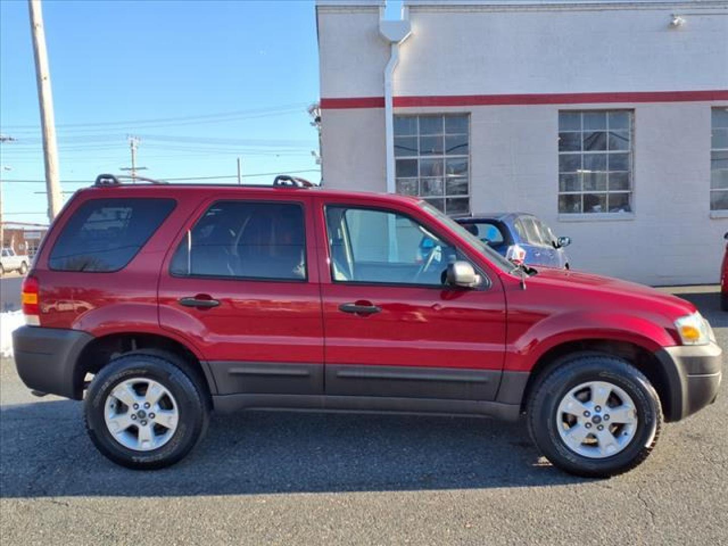 2006 Redfire Clearcoat Metallic Ford Escape XLT Sport (1FMYU03116K) with an 3.0L 3.0L NA V6 double overhead cam (DOHC) 24V Fuel Injected engine, 4-Speed Automatic transmission, located at 50 Eastern Blvd., Essex, MD, 21221, (410) 686-3444, 39.304367, -76.484947 - Photo#6