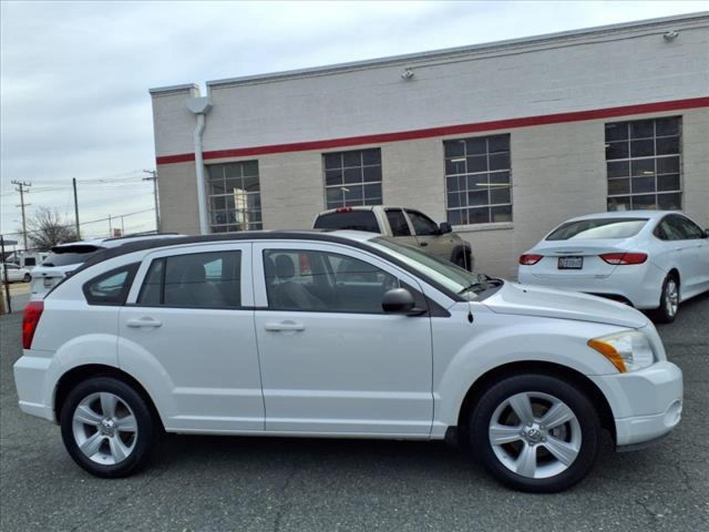 2012 Bright White Clear Coat Dodge Caliber SXT (1C3CDWDAXCD) with an 2.0L 4 Cylinder Sequential-Port F.I. engine, Automatic transmission, located at 50 Eastern Blvd., Essex, MD, 21221, (410) 686-3444, 39.304367, -76.484947 - Photo#6