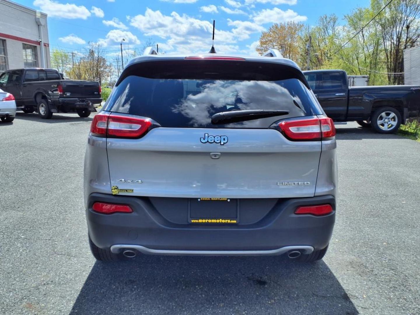 2014 Billet Silver Metallic Clear Coat Jeep Cherokee Limited (1C4PJMDS3EW) with an 3.2L 6 Cylinder Sequential-Port F.I. engine, ATAWD transmission, located at 50 Eastern Blvd., Essex, MD, 21221, (410) 686-3444, 39.304367, -76.484947 - Photo#3